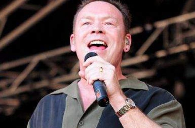 [VIDEO] Ali Campbell, vocea UB40, canta la Bucuresti