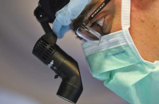 Numarul medicilor romani care vor sa plece in strainate s-a dublat