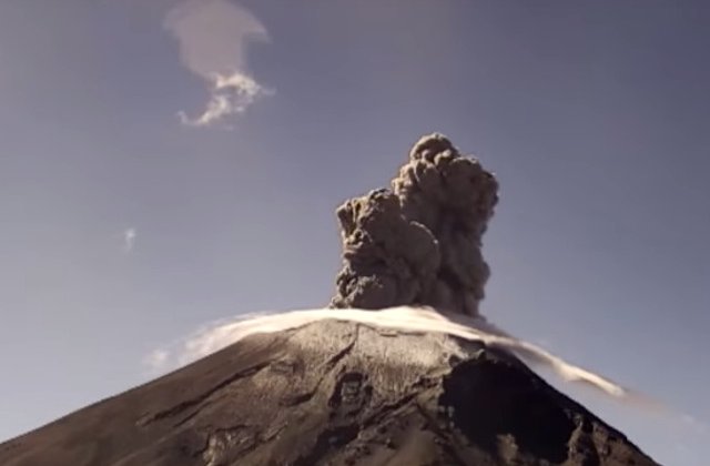 Vulcanul Popocatepetl a erupt pentru a patra oara in decurs de 24 de ore