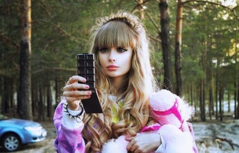  Top  Schimbari extreme! 9 persoane care s-au transformat in papusi umane... de dragul perfectiunii