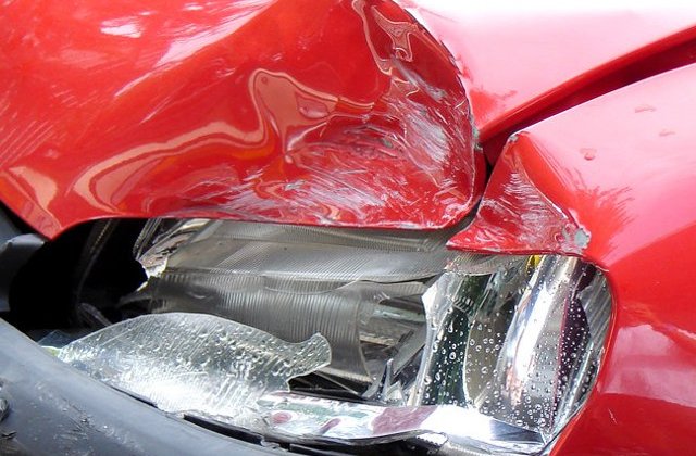 Sibiu: Doua autovehicule s-au ciocnit pe autostrada, dupa ce soferul unei masini a facut infarct la volan