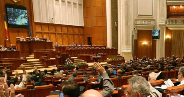 Parlamentul a adoptat Codul de conduita al senatorilor si deputatilor. Nicio prevedere despre integritate