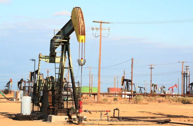 Basescu afirma ca Europa nu mai cumpara petrol libian