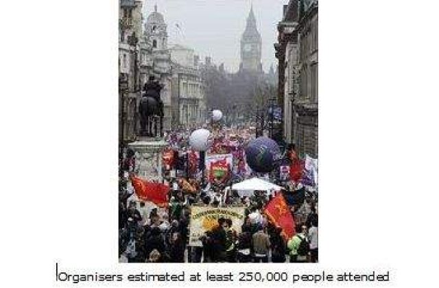 [VIDEO] Proteste si violente la Londra