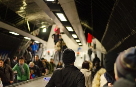 Aglomeratie la metrou dupa ce un tren s-a defectat: Au fost debarcati si calatorii din trenul de ajutor