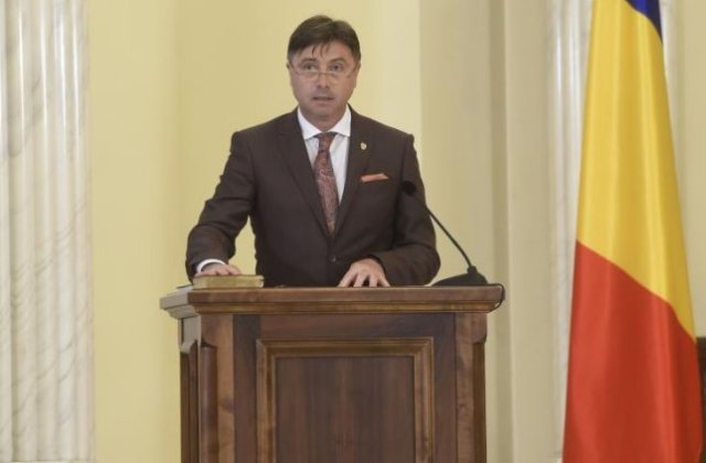Ministrul pentru Relatia cu Parlamentul Viorel Ilie ramane in functie