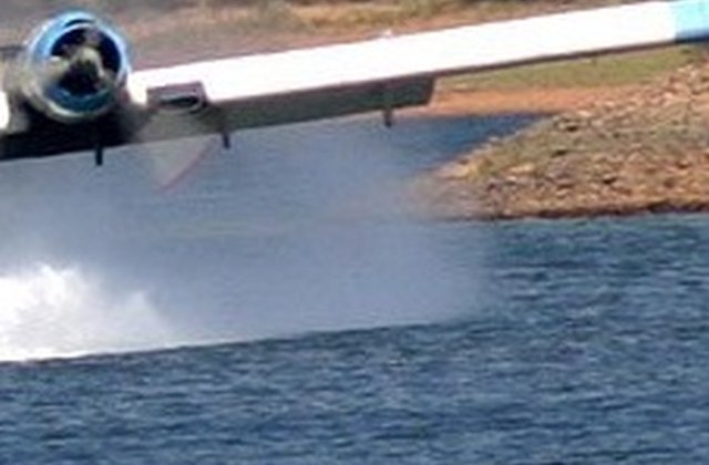 [Foto] Un avion s-a prabusit in Oceanul Atlantic, in apropiere de Coasta de Fildes