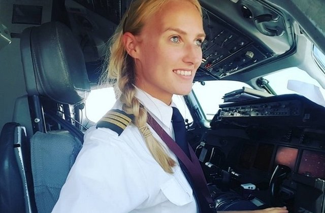 O tanara in varsta de 24 de ani povesteste cum e sa pilotezi un Boeing 717