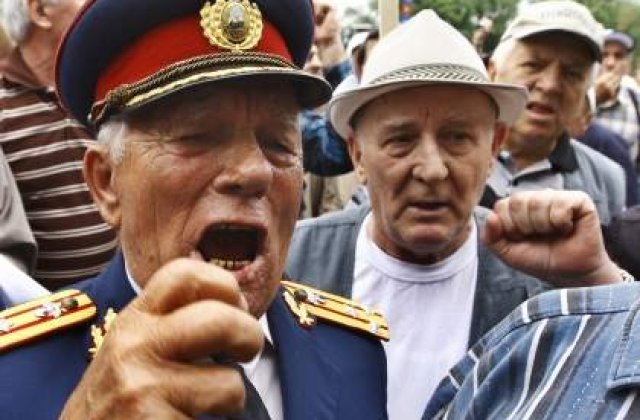 S-a decis: Pensiile sub 2.000 de lei vor fi impozitate!