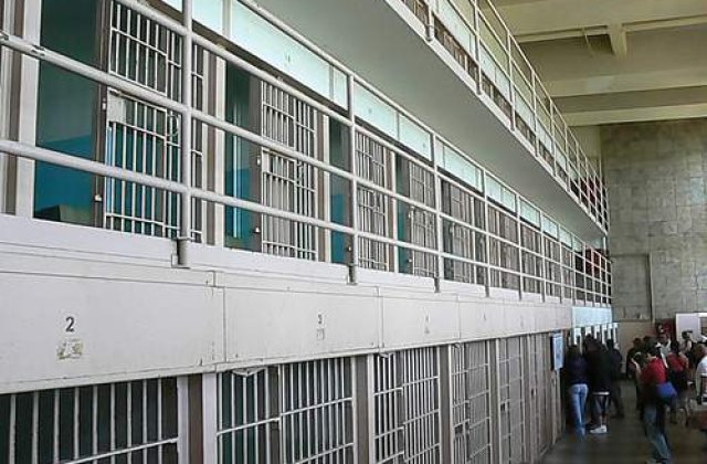 Un roman s-a spanzurat intr-o inchisoare din Italia