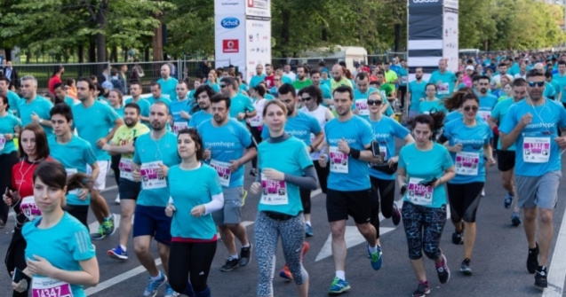 Marius Manole, Dragos Bucurenci si Vladimir Draghia alearga la Maratonul Bucuresti pentru a ajuta o familie sa ramana impreuna