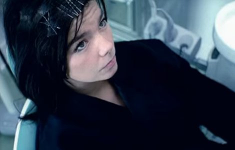 Cantareata islandeza Bjork a dezvaluit ca a fost hartuita sexual de un regizor danez