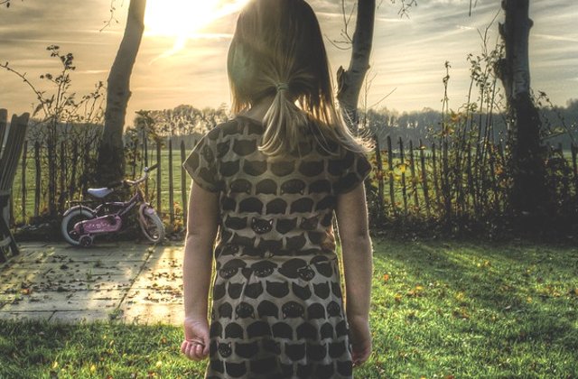 Timis: Barbat de 57 de ani, acuzat ca a lovit si violat in mod repetat o fata de 12 ani