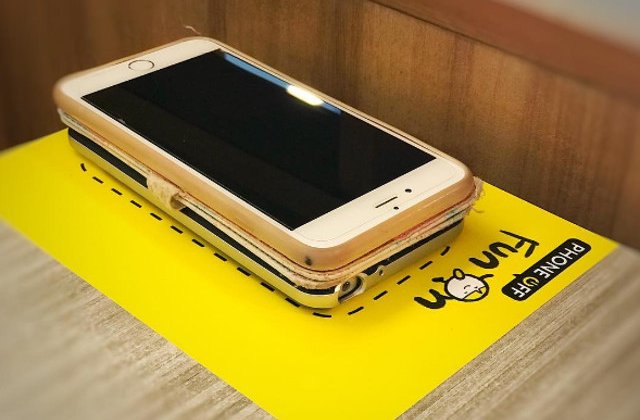 McDonald&#39;s aduce dulapuri pentru telefoane