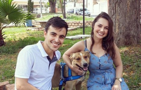 Un caine maidanez s-a "autoinvitat" la nunta unor tineri, iar reactia miresei a intrecut toate asteptarile