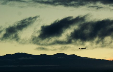  Video  Momentul in care un avion de pasageri scapa la limita de furtuna Ophelia