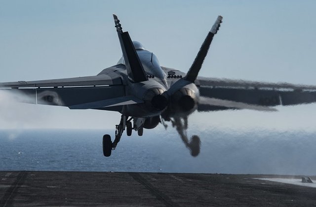 Un pilot in varsta de 26 de ani a murit dupa ce avionul militar in care se afla s-a prabusit