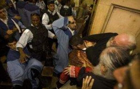 VIDEO: Incaierare intre preoti in Biserica Sfantului Mormant din Ierusalim