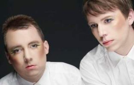 Koop, suedezii in haine de dama, concerteaza la Bucuresti