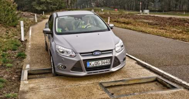  Video  Cum testeaza Ford suspensiile masinilor