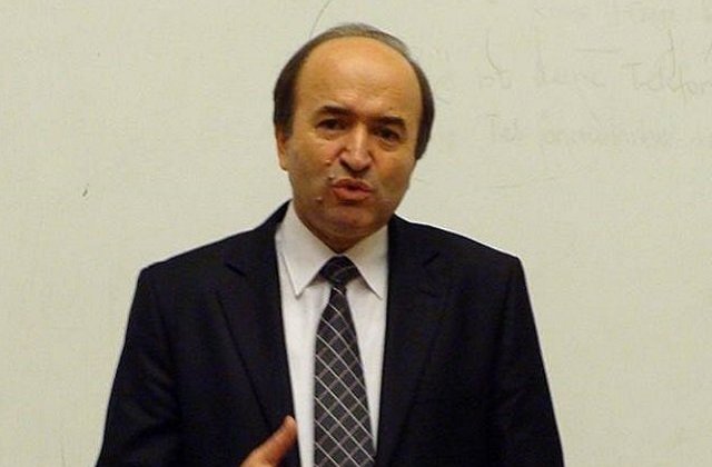 Tudorel Toader: Este finalizat proiectul de lege pentru modificarea legilor justitiei