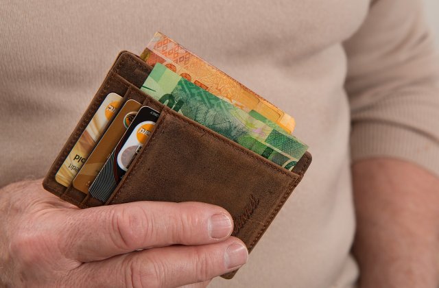 Ministrul Finantelor anunta introducerea unei taxe de solidaritate de 2% care va reveni angajatorului