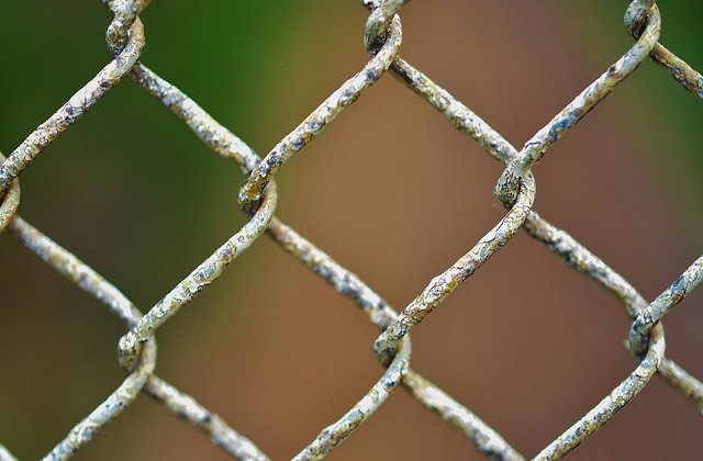 Ar putea fi eliberati primii detinuti. Astazi intra in vigoare legea privind compensarea detentiei in conditii necorespunzatoare