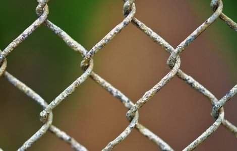 Ar putea fi eliberati primii detinuti. Astazi intra in vigoare legea privind compensarea detentiei in conditii necorespunzatoare