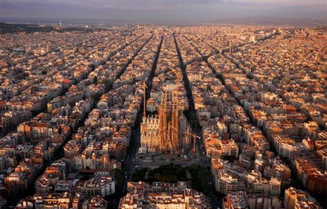 Madridul se pregateste sa suspende autonomia Cataloniei