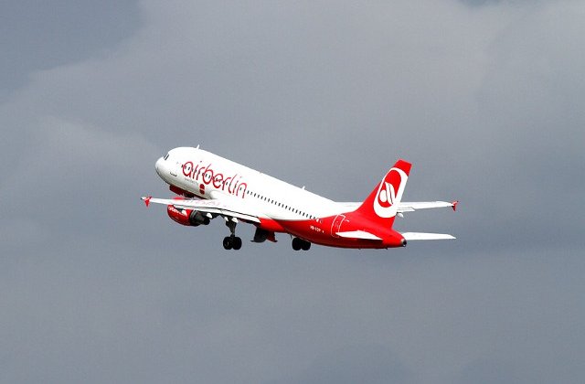 [Video] Manevra riscanta la aterizarea unui avion pe aeroportul din Dusseldorf. Pilotii, suspendati