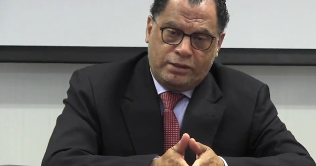 O cantareata marturiseste ca a fost violata de presedintele Federatiei Sud-africane de Fotbal, Danny Jordaan