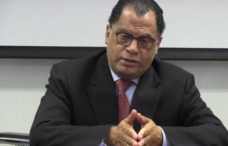 O cantareata marturiseste ca a fost violata de presedintele Federatiei Sud-africane de Fotbal, Danny Jordaan