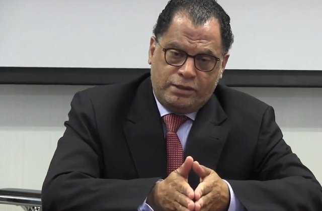 O cantareata marturiseste ca a fost violata de presedintele Federatiei Sud-africane de Fotbal, Danny Jordaan