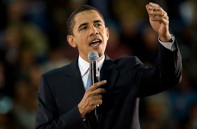 Barack Obama revine in scena politica
