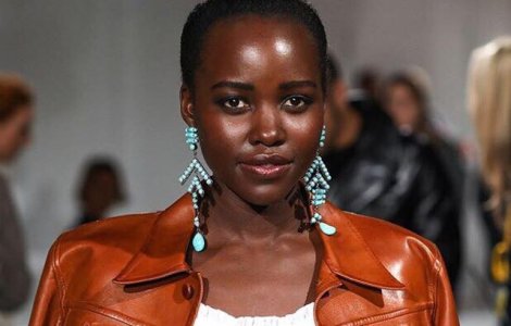 O actrita premiata cu Oscar il acuza pe Weinstein de hartuire. Tarantino admite ca stia despre comportamentul producatorului