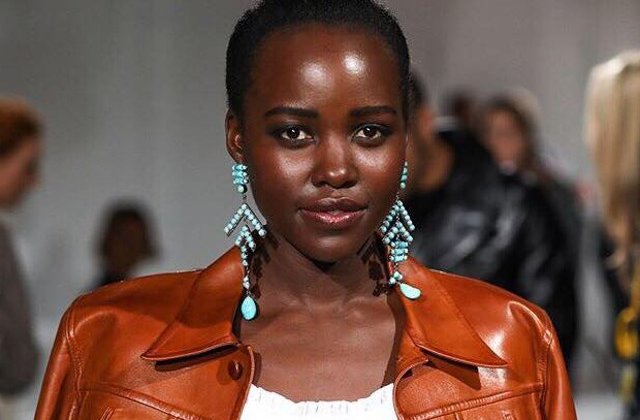 O actrita premiata cu Oscar il acuza pe Weinstein de hartuire. Tarantino admite ca stia despre comportamentul producatorului