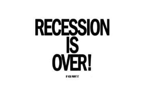 "Romanii sunt pregatiti cu aparate foto pentru a vedea cum zboara criza"