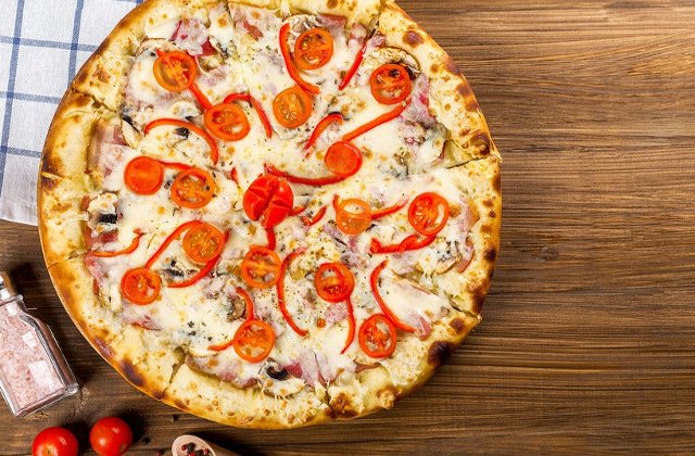 7 secrete ale celei mai bune PIZZA, impartasite de bucatari de top. Afla ce ii confera gustul desavarsit