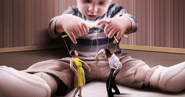  Top  9 ilustratii realiste care descriu fata urata a societatii noastre