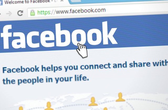 A fost arestat dupa ce a postat "Buna dimineata" pe Facebook