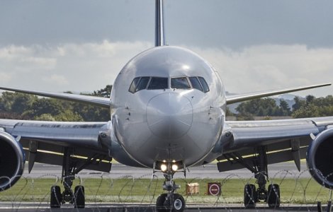  Top  10 motive ciudate pentru care oamenii au fost dati afara din avion