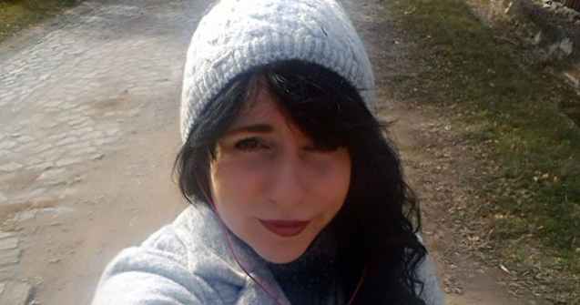 Tanara bolnava de scleroza, lasata fara pensie de invaliditate pentru ca a scris o carte. Ce spune ministerul Muncii