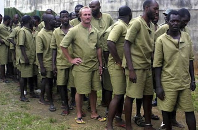 50 de persoane candideaza la postul de calau oficial in Zimbabwe