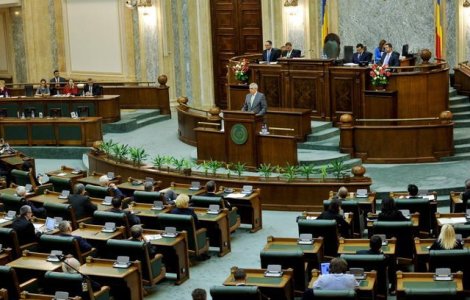 Senatul a adoptat proiectul de lege privind munca la distanta, prin care angajatul va putea lucra de acasa