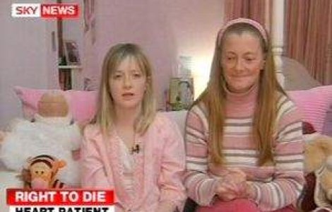 VIDEO: O fetita bolnava de leucemie a convins autoritatile sa o lase sa moara