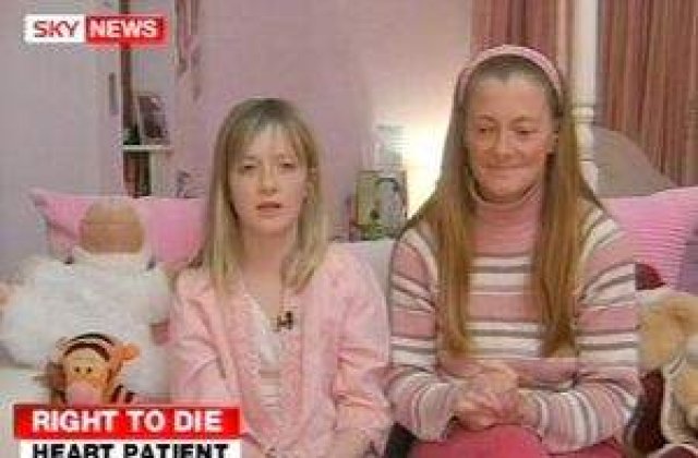 VIDEO: O fetita bolnava de leucemie a convins autoritatile sa o lase sa moara