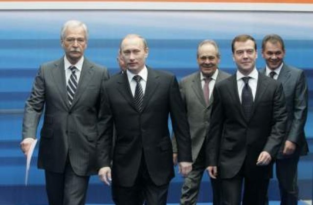 Putin a testat un autoturism hibrid produs in Rusia