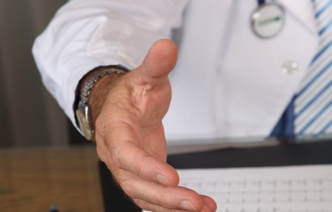 Caz misterios: O tanara in varsta de 21 de ani transpira sange