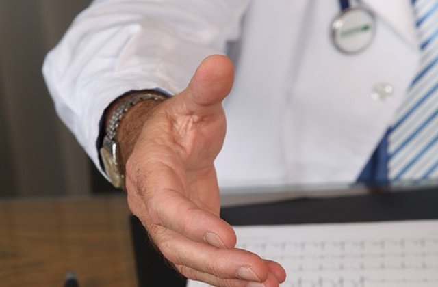 Caz misterios: O tanara in varsta de 21 de ani transpira sange