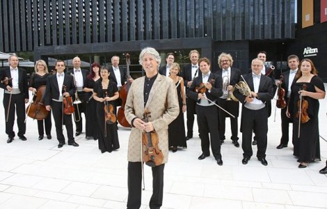 De 13 ani, Romania este tara favorita a muzicienilor austrieci. Johann Strauss Ensemble & Russell McGregor, turneu in 7 orase